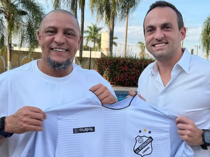Roberto Carlos confirma negociação pela SAF da Inter