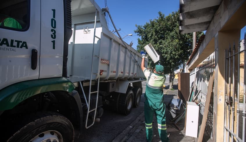 Operação Cata-Tranqueira em Mogi das Cruzes