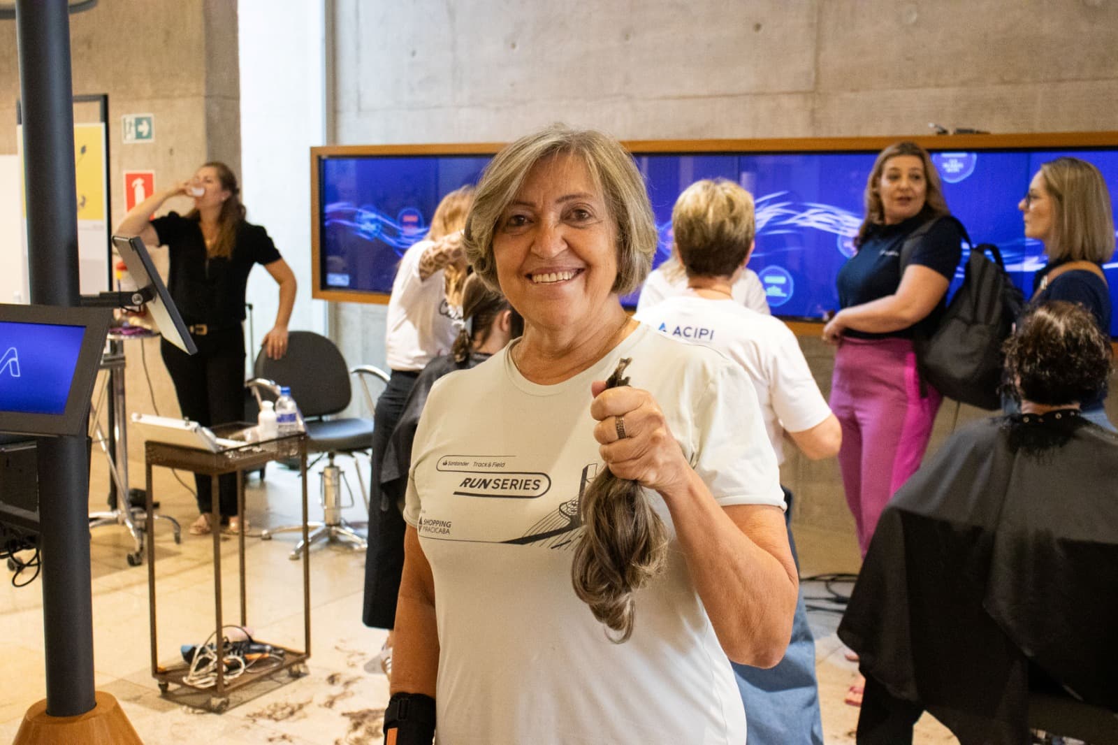ACIPI abre agendamento para corte gratuito de cabelo em ação solidária do outubro rosa