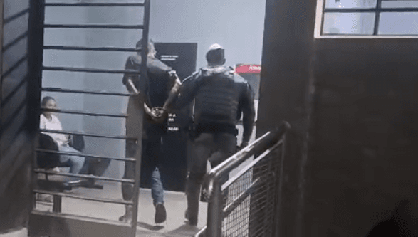 Homem é preso por estuprar adolescente autista