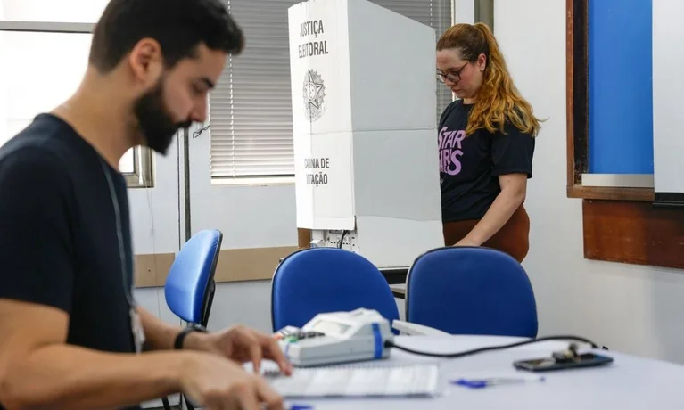 Faltou ao primeiro turno? Vote no segundo