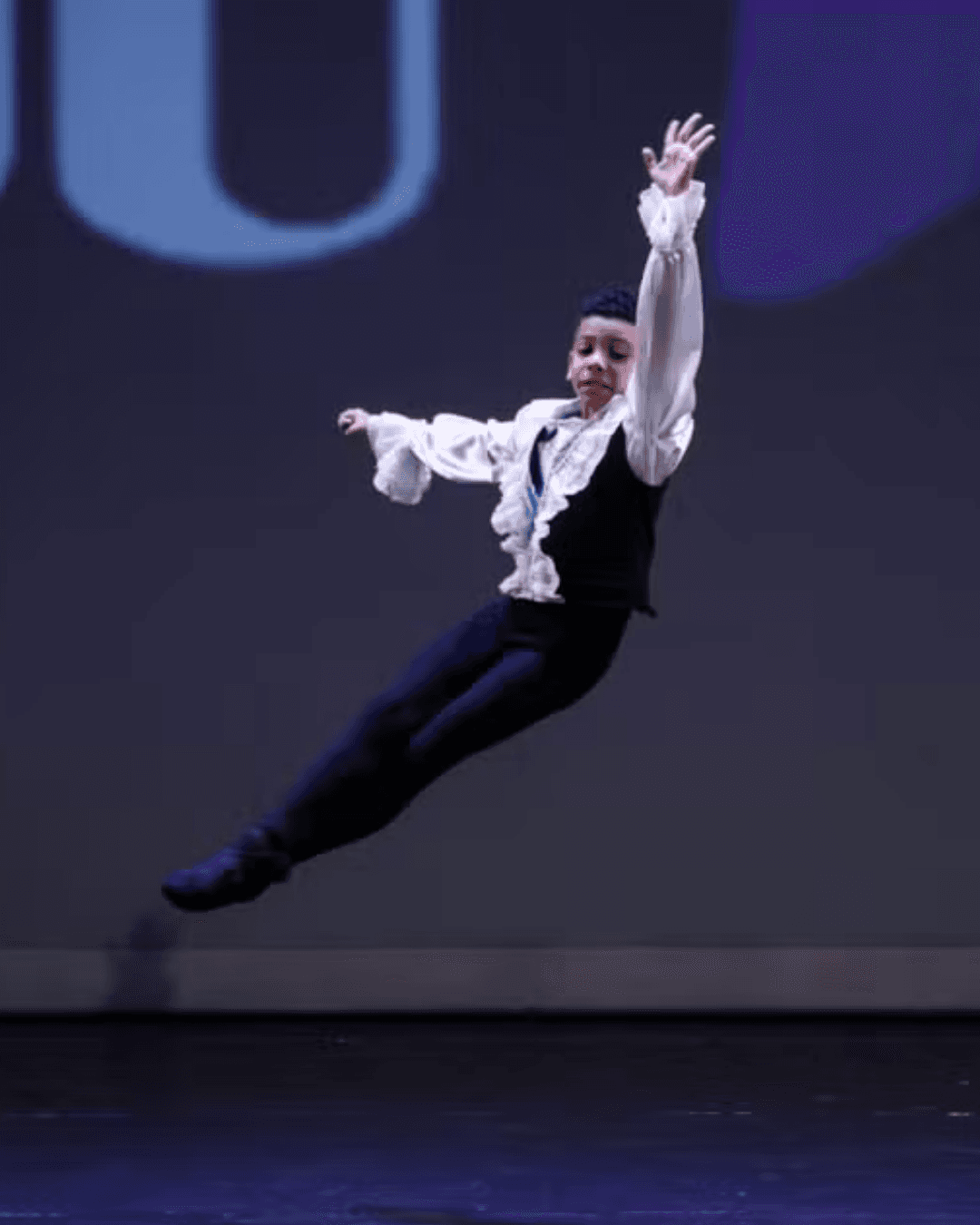 Bailarino de Bertioga conquista vaga na Bolshoi
