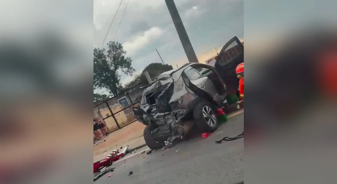 Acidente entre caminhão e carro deixa uma pessoa ferida na Raposo Tavares