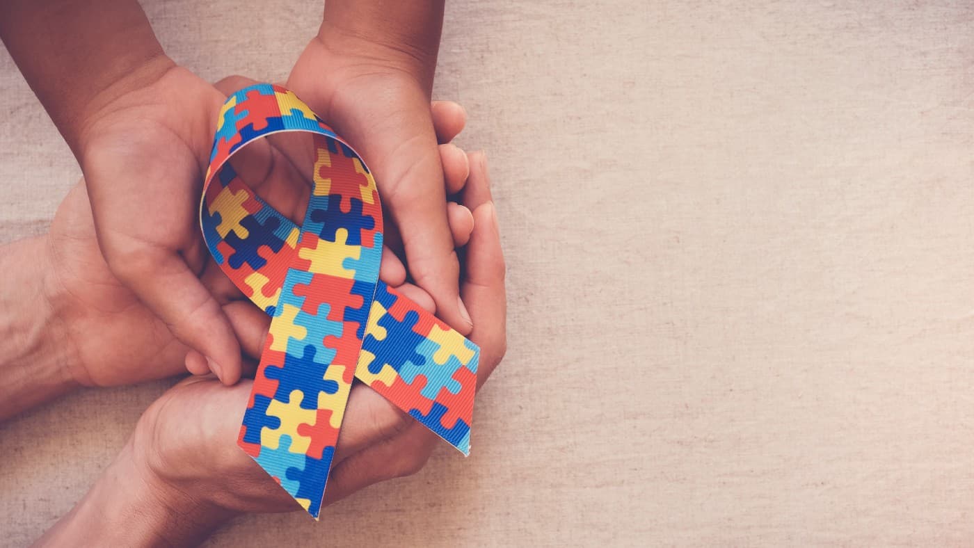 Santos aprova lei de acessibilidade para autistas em eventos