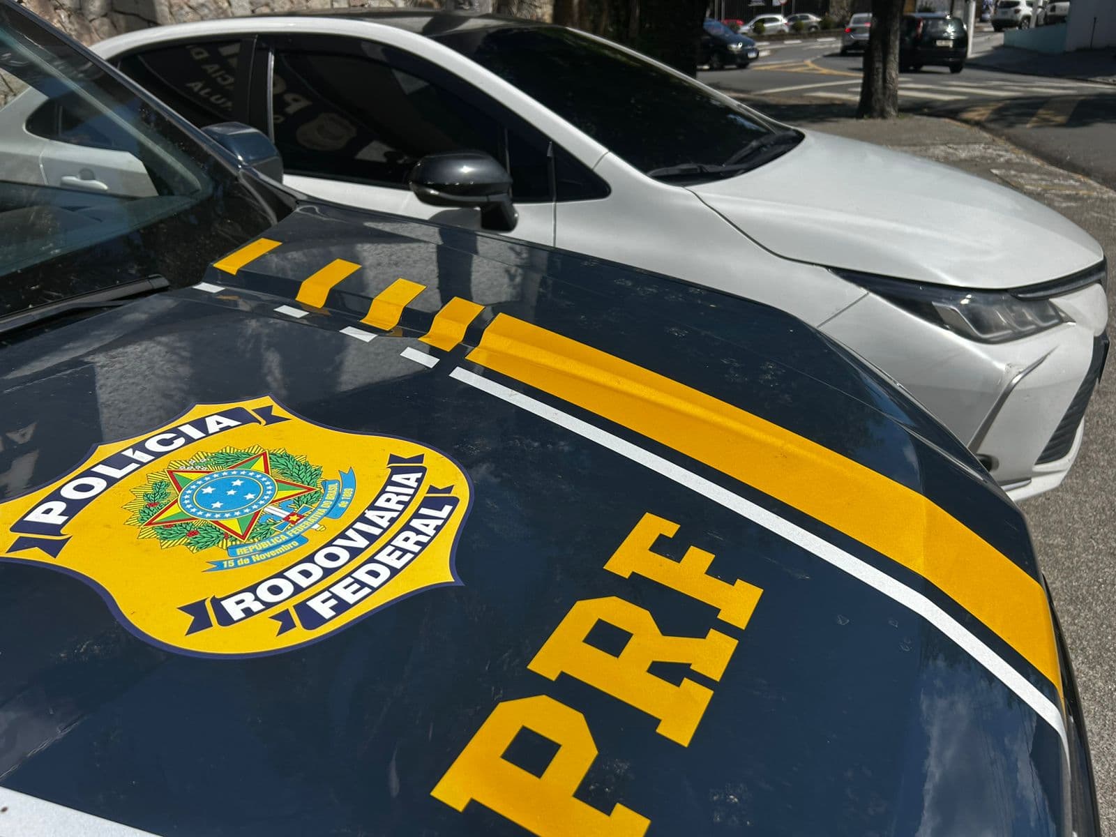 Homem é detido com carro roubado em Arujá